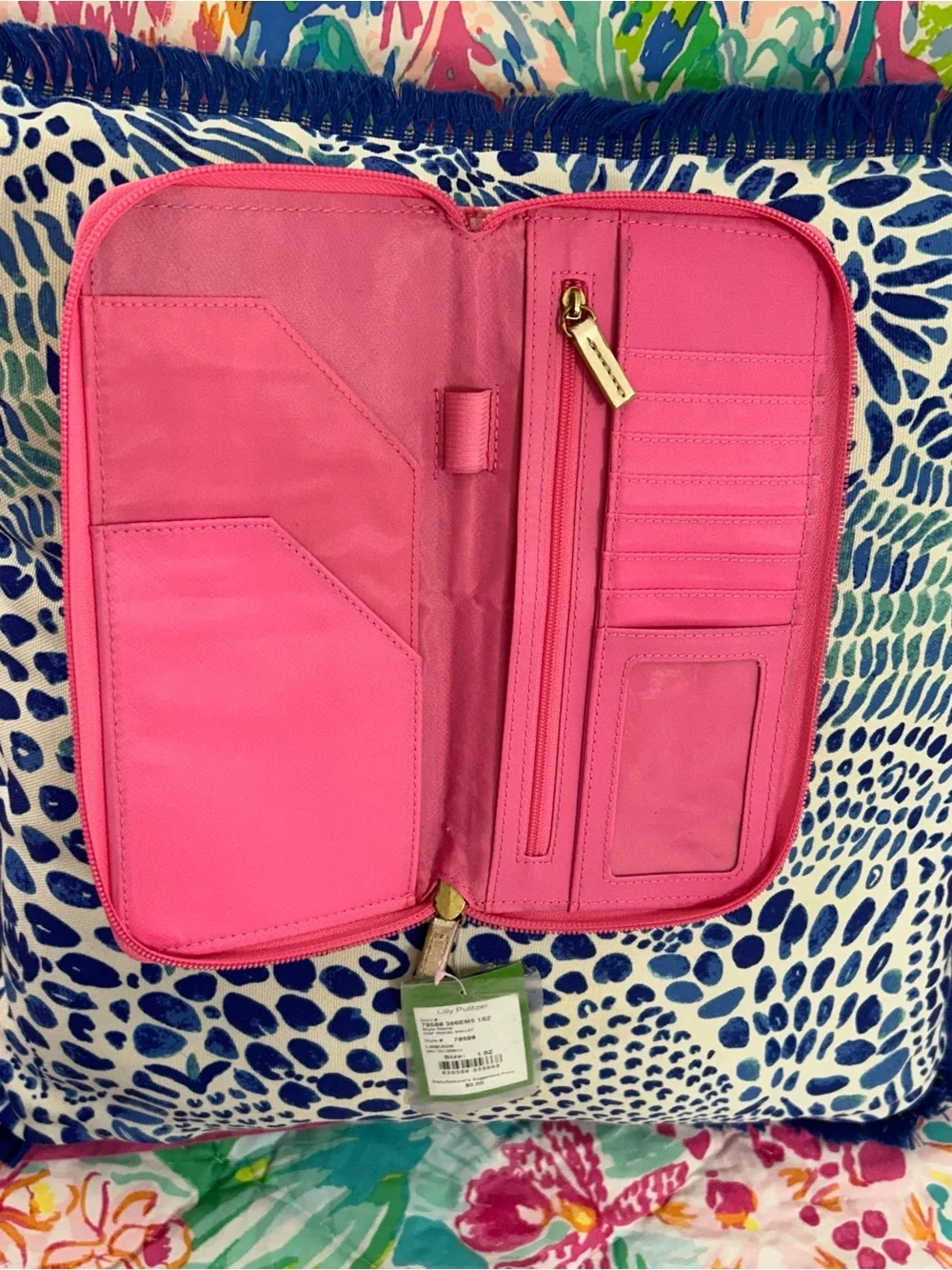 NWT Lilly Pulitzer travel passport wallet
LIMEADE - Picture 7 of 9